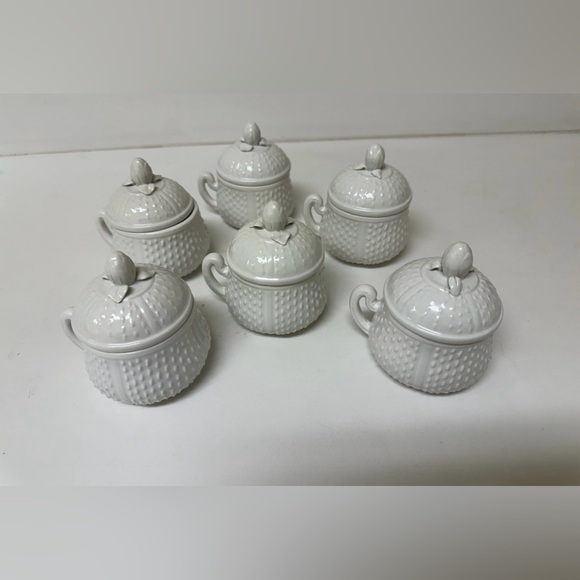 Vintage white Mottahedeh Pots De Crème strawberry jar lid custard bowls set serv